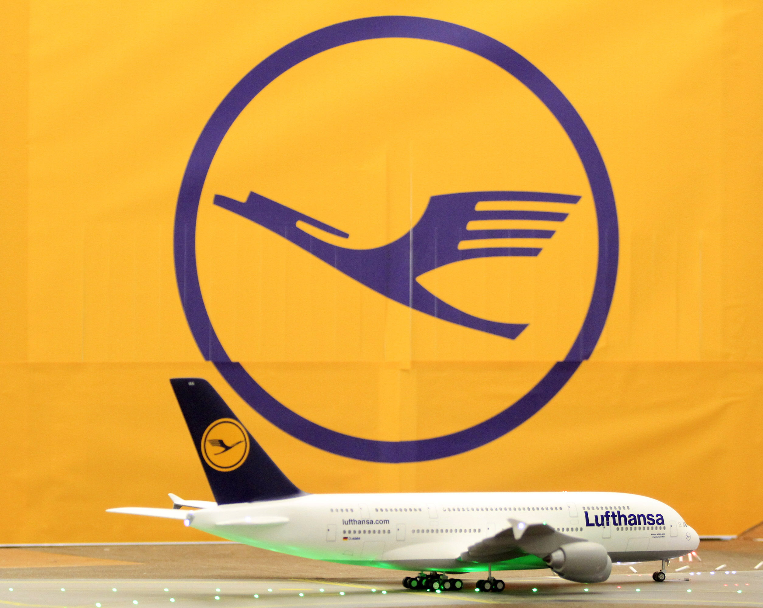 Lufthansa booking fee sparks travel agent anger