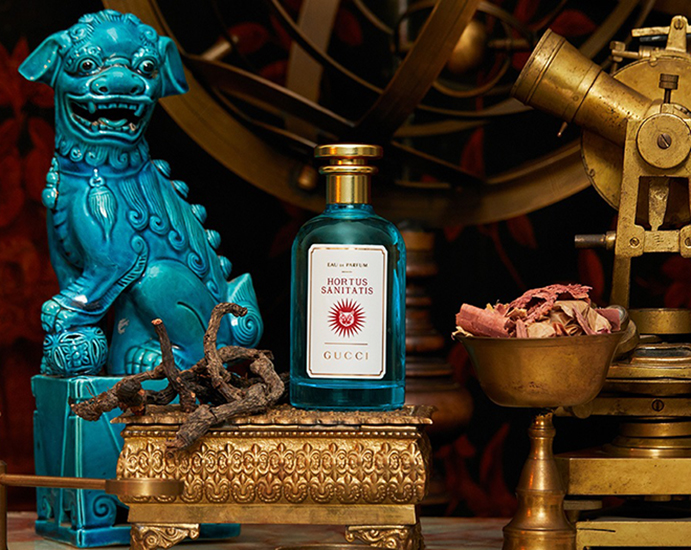 GUCCI 写真集 『Hortus Sanitatis』ポーチ付 未開封 The Hortius Sanitatis is Gucci's Latest Addition to its Alchemist