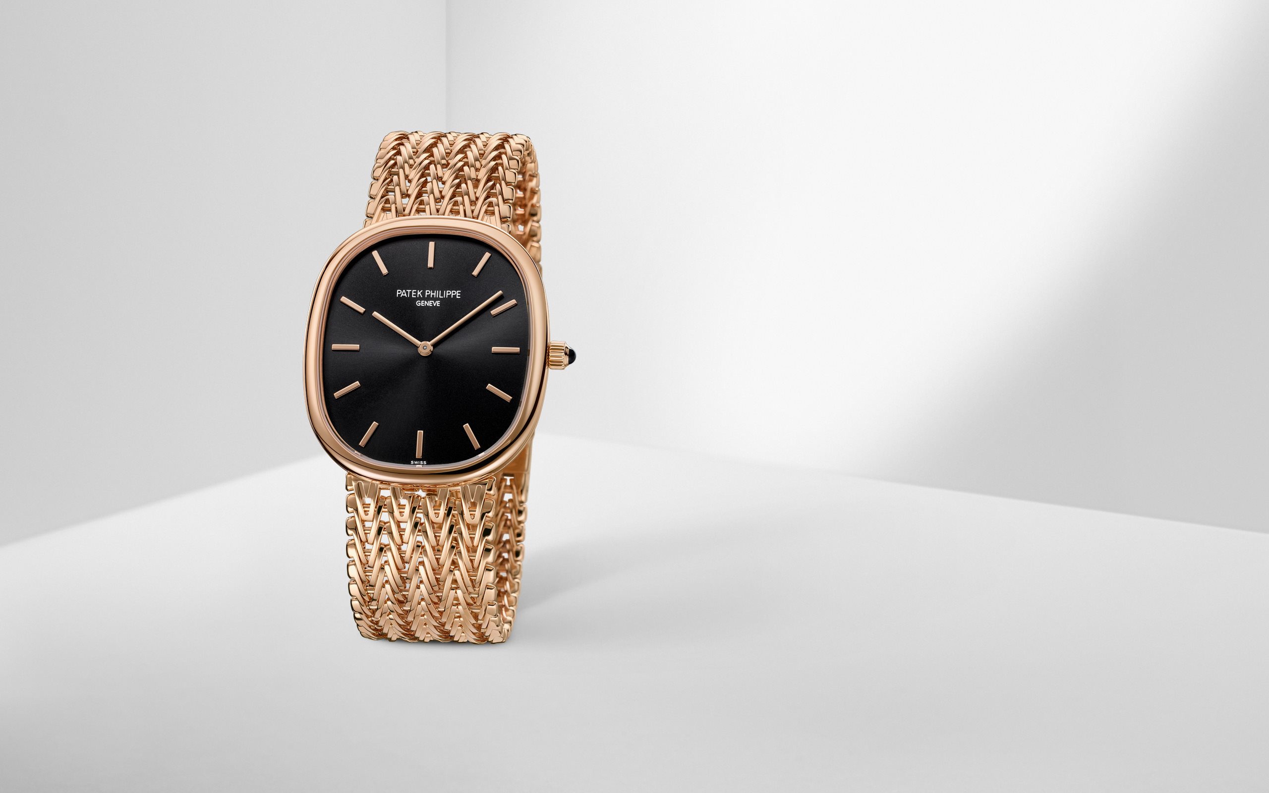 Patek Philippe's Ref. 5738/1R-001 Goes For Gold With New Bracelet