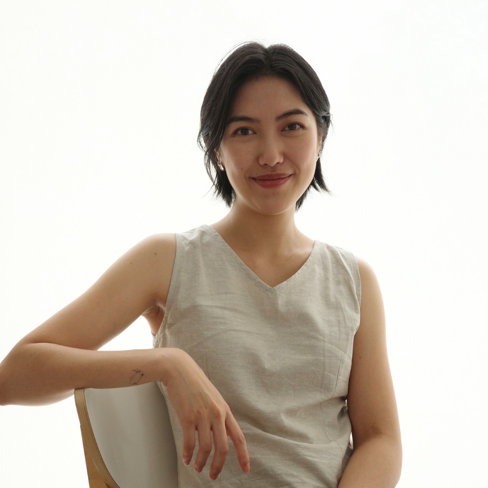 Jesslyn Sutisna, Just Studio