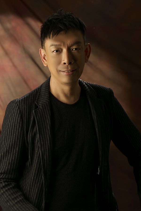 Raymond Lee