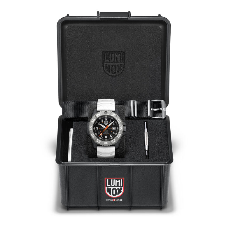 Luminox