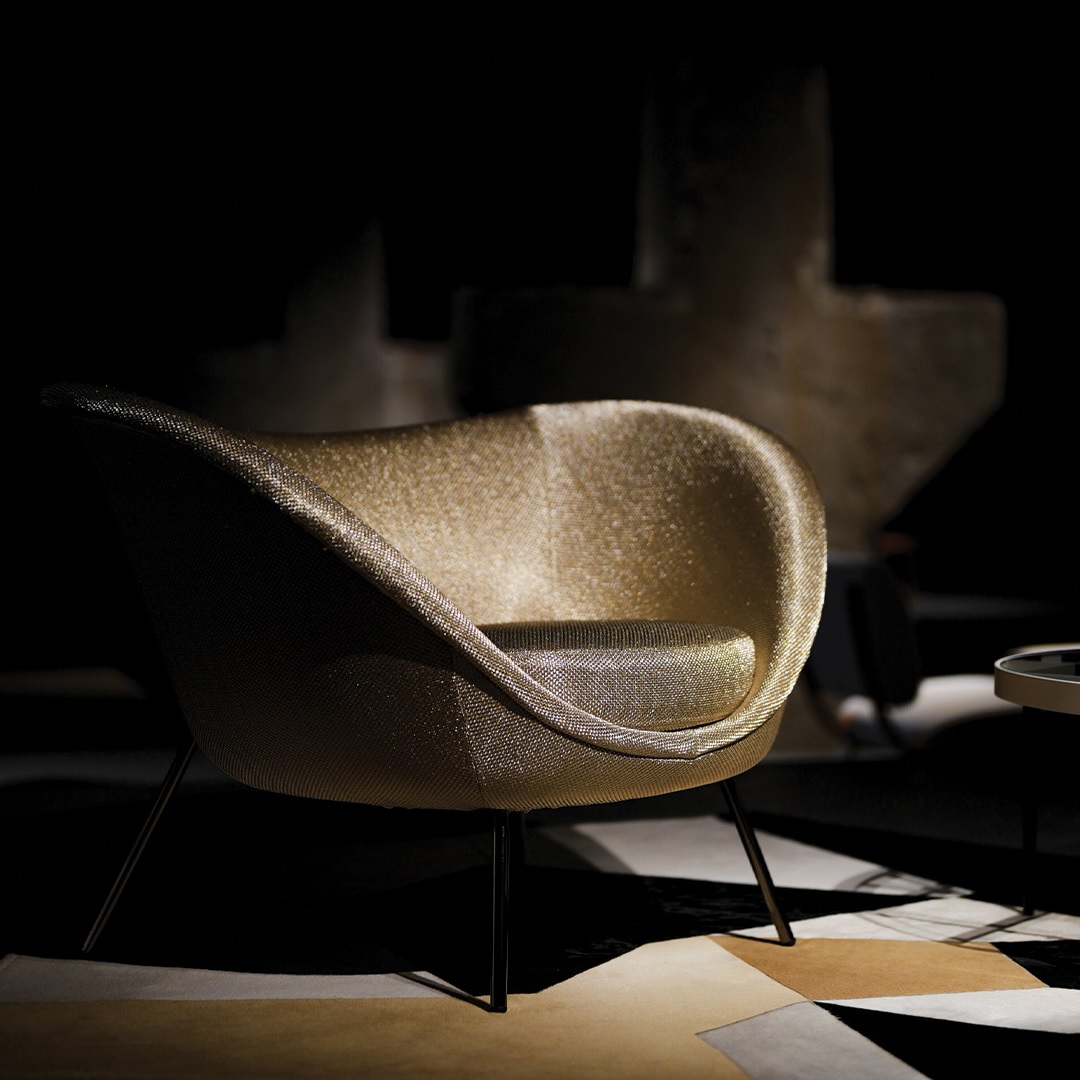 Molteni & C ‘D.154.2’ armchair
