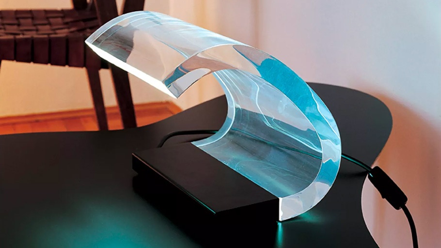 Oluce Acrilica lamp