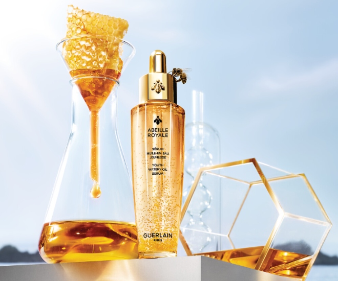 The Serum Standard: Skincare’s Sensorial Ritual of 2025